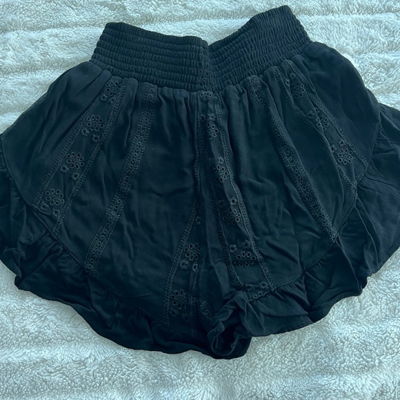 Black Ruffled Shorts - Picture 7 of 8